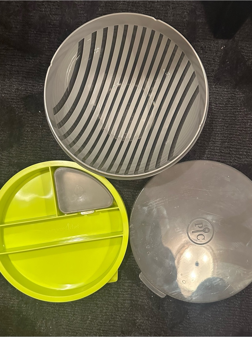 Pampered Chef Salad Cutting and Storage set